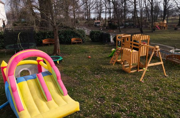 Spielturm Spielplatz